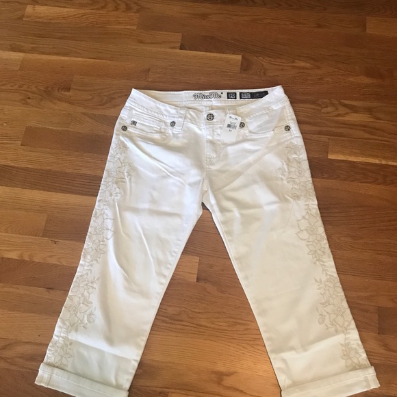 NWT Miss Me Signature Cuffed Capri - Picture 5 of 8